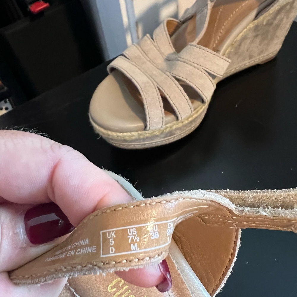 Clark Cushion Soft Wedges - Picture 3 of 5